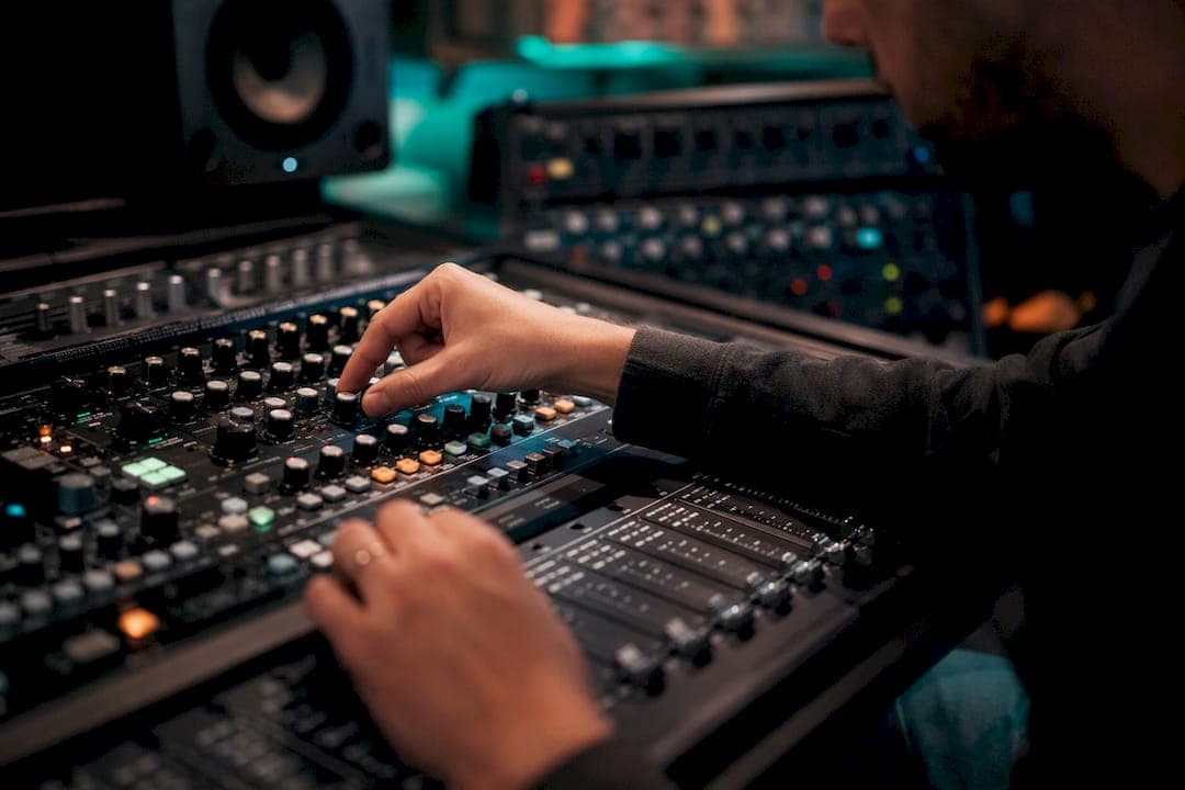How to achieve a punchy drum bus mix that cuts through