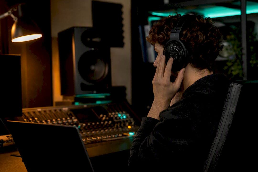 Mixing on headphones: how to get mixes that translate